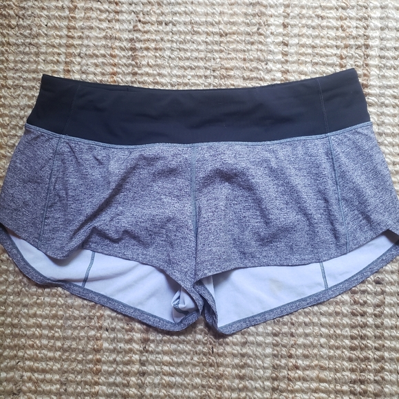 Lululemon shorts grey/black size 6 - Picture 1 of 3